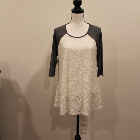 Discount Divas Lace/Grey Top Size M - Picture 4 of 8
